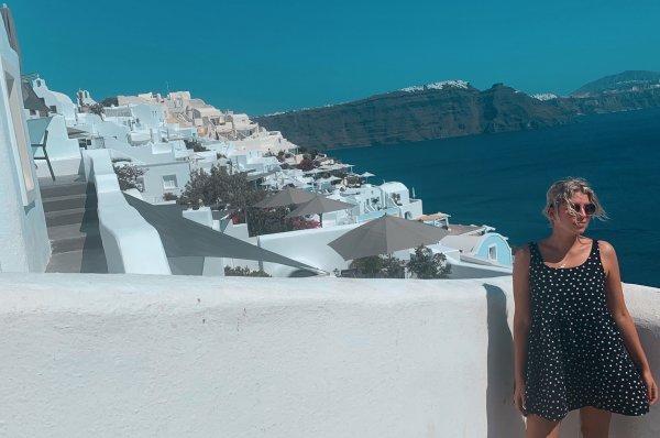 Gemma visited Santorini during the pandemic
