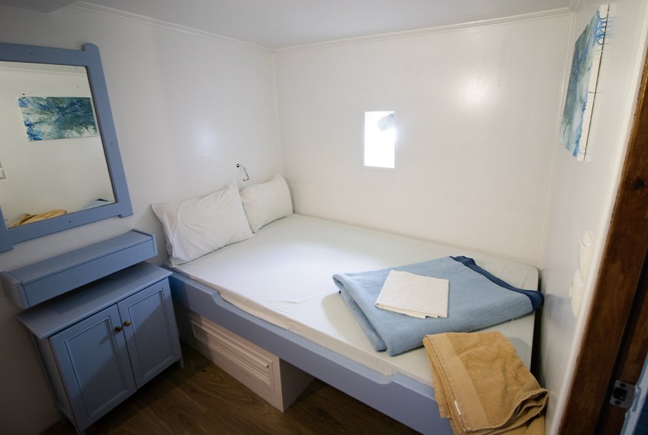 Greece Sailing boat double bed cabin room