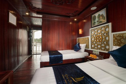 Twin cabin on the boat during the cruise on Halong Bay 